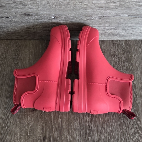 UGG Women's Red Droplet Lug-Sole Waterproof Rain Boots - 7 - Red - Picture 7 of 8